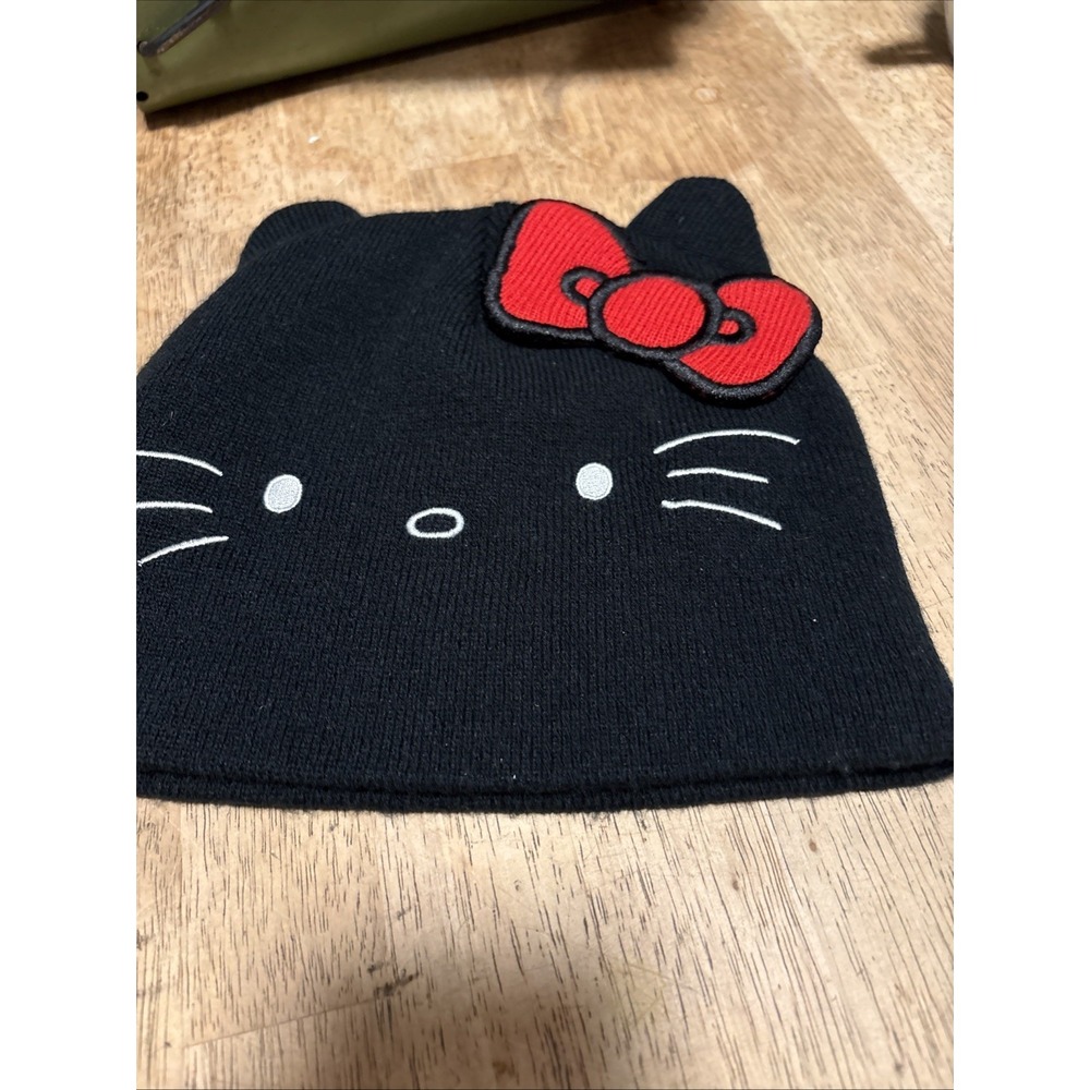 Bioworld Hello Kitty Sanrio Embroidered Big Face Cosplay Beanie Black Red RARE